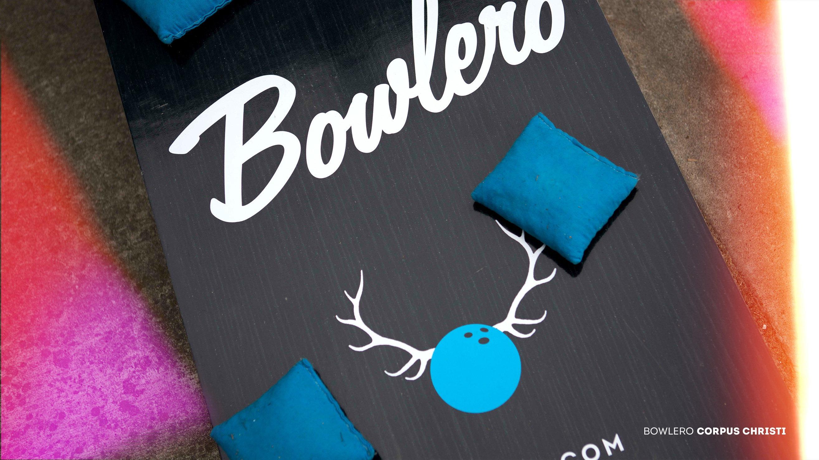 Bowlero corn hole board