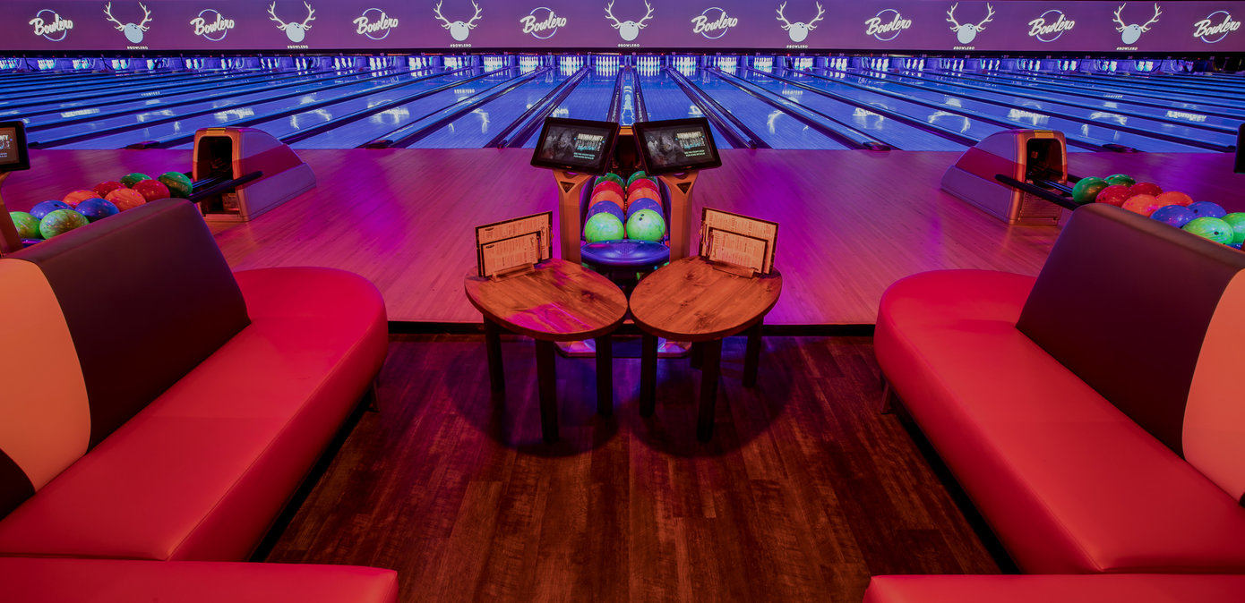 Bowling Alley & Lounge Area In Los Angeles | Bowlero